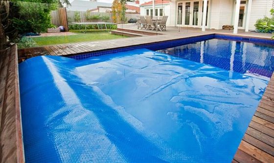 حفاظت از اشعه UV PE حباب ضد آب استخر شنا پوشش خورشیدی برای استخر مستطیل