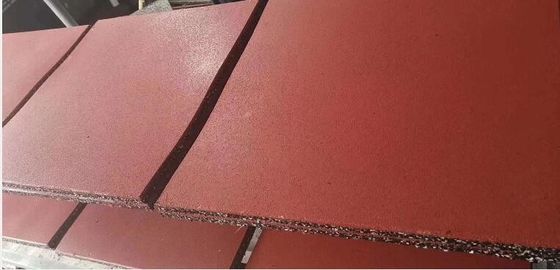 1Mx1M EPDM لاستیک رول کف ورزشگاه برای زمین بازی در خارج از خانه لاستیک بالش رول مات